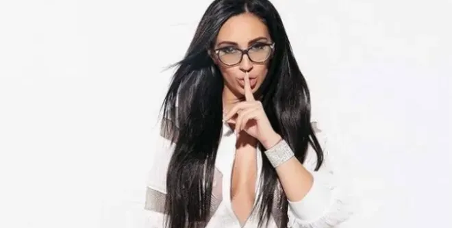 Мис Силикон топи дупарата във фитнеса след огромен гаф (Снимка)