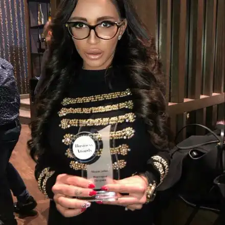 Мис Силикон Виктория Петрова с награда „Моден дебют“