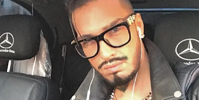 Напориста фенка надра колата на Джино с ключ (Снимки)