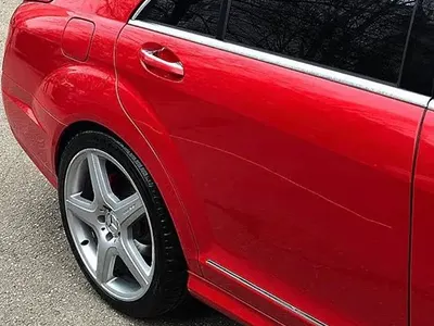 Напориста фенка надра колата на Джино с ключ (Снимки)