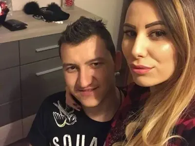 Ненаситно знойно гадже изцежда силите на Тодор Неделев с креватна гимнастика