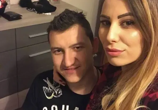Ненаситно знойно гадже изцежда силите на Тодор Неделев с креватна гимнастика
