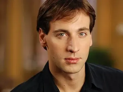 Първо в HotArena! Актьорът Любо Ковачев разделен с жена си?