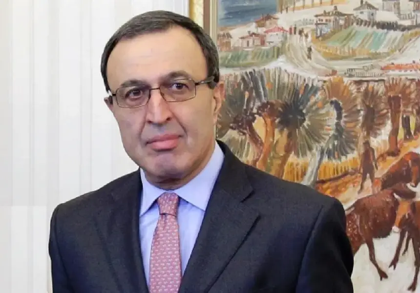 Петър Стоянов пазарува от разпродажби (Президентът гледа да пести пари)