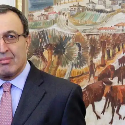 Петър Стоянов пазарува от разпродажби (Президентът гледа да пести пари)