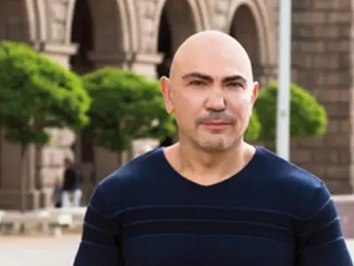 Росен Петров извая носа си във Франция срещу 30 000 евро! Присадиха му нов хрущял