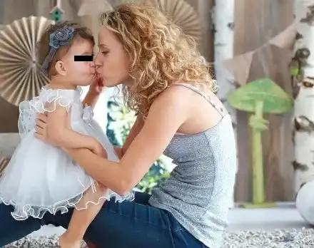 Щерката на Деси Добрева тръгна по нейните стъпки! Алина пее и свири на пиано