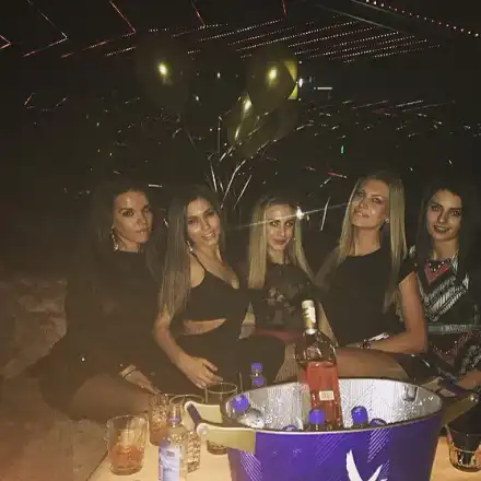 Симона разпуска с танци на пилон