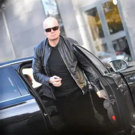 Слави стана перничанин, вижте защо смени адресната си регистрация