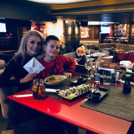 Венета празнува Свети Валентин със сина си