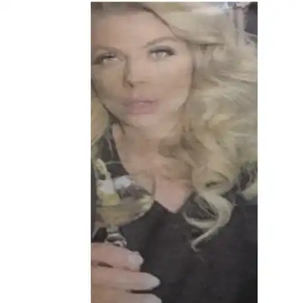 Венета Райкова пияна на кирка