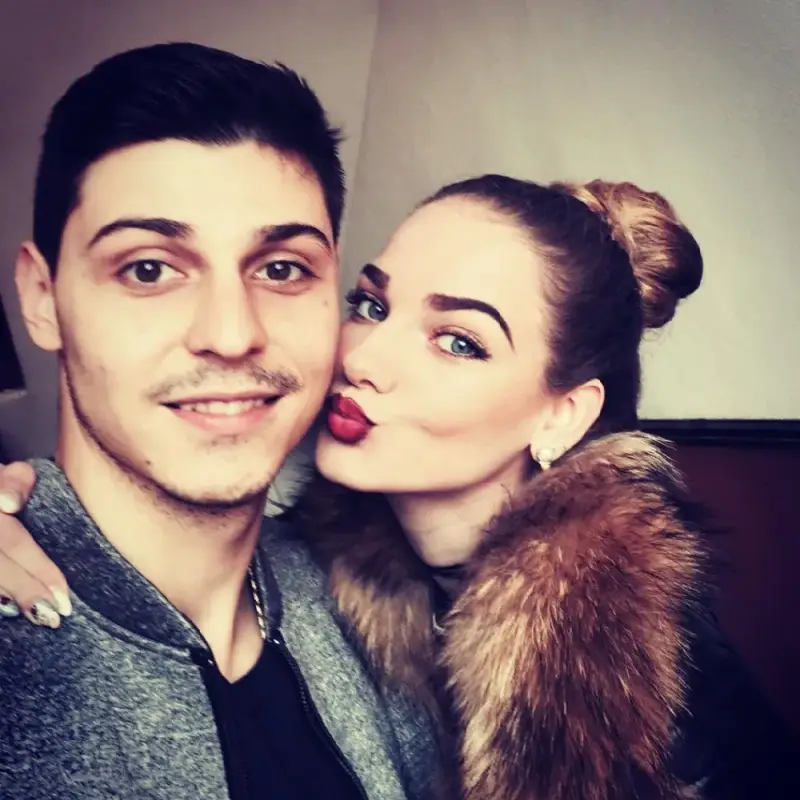 Волейболист вдига сватба с „Мис България”