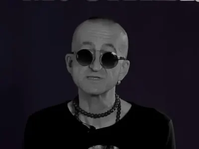 Защо Дони изглежда зловещо? (СНИМКИ)