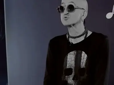 Защо Дони изглежда зловещо? (СНИМКИ)