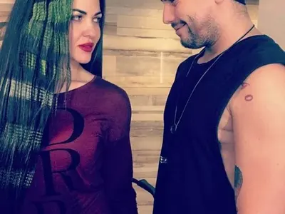 Защо Райна се направи на чучело? Или фризьорът й се подигра?