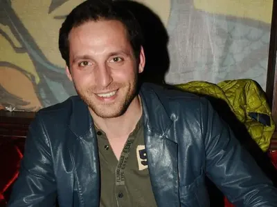 Звезда от „Столичани в повече“ си бръсне краката за „Капките“