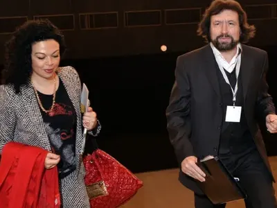 Баневи бодат с вилици за 112 000 лева! Олигарсите трупат сребро на „Кристофл” и чаши на „Версаче”, но не плащат заплати