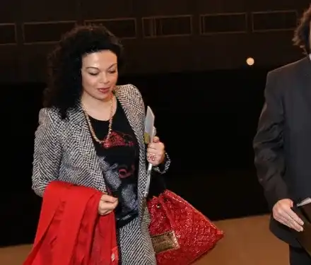 Баневи бодат с вилици за 112 000 лева! Олигарсите трупат сребро на „Кристофл” и чаши на „Версаче”, но не плащат заплати