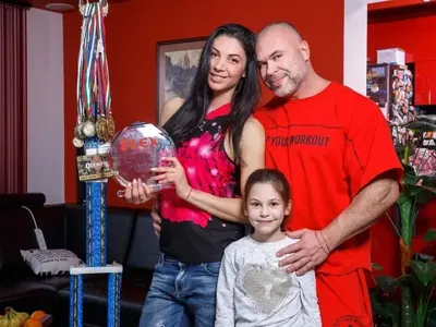 Биляна Йотовска хвърли храна за 2 бона