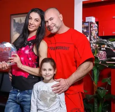 Биляна Йотовска хвърли храна за 2 бона