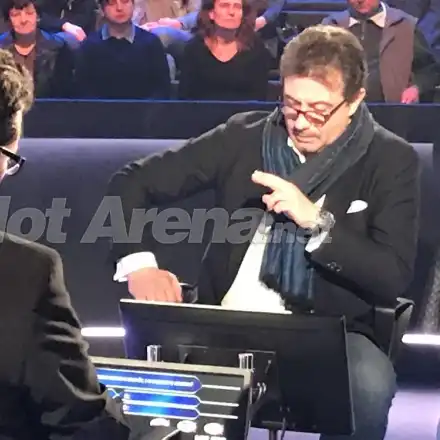 Бомба в HotArena! Първи ТАЙНИ снимки от Стани богат от БНТ! Водещият не е Джаро, а....... (Изненадата е огромна)