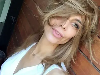 Бони се избели, бъркат я с Тина Търнър (Снимки)