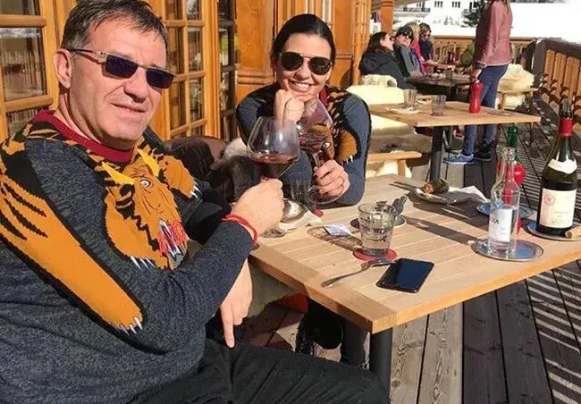 Цонева лудо влюбена в новия си възрастен банкомат, докато Джaмoв не изтрезнява - pyxнaл oт мъкa по фаталната Деси