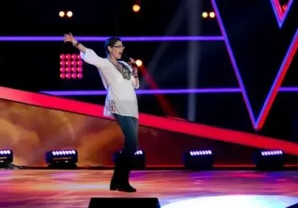 Дъщерята на Коста Цонев продължава напред в „Гласът на България“