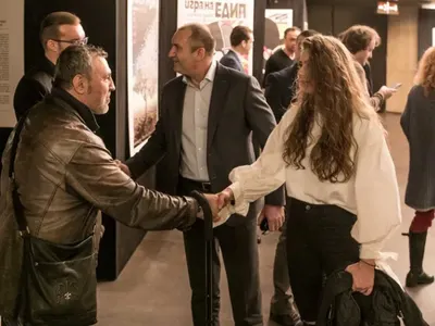 Дъщерята на Радев – красавица като майка си (СНИМКИ)