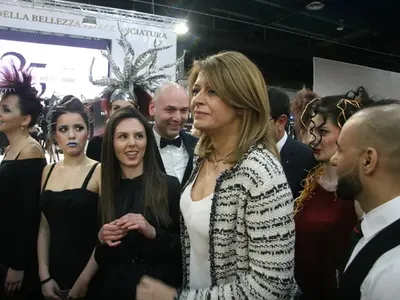 Десислава Радева уреди фризьорски курсове за сираци