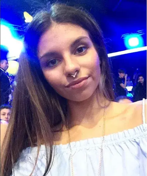 Дивна осакати приятелка в катастрофа, ампутират краката й