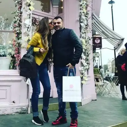 Джена: Наско гледа бебето като мен! (Ето как отслабва певицата след раждането)