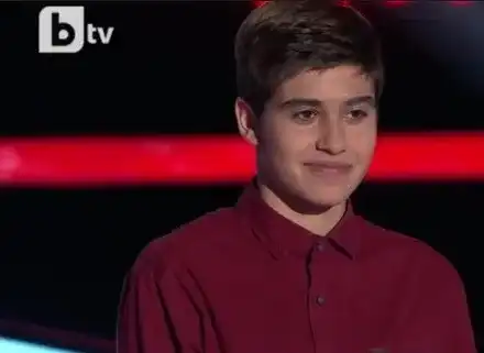 Джендърът Соня от „Гласът на България“ бита от скинари! Изключвана е от училище, сега е в 9 клас