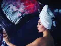 Елен Колева крие зърна с лепенки (Горещи снимки)