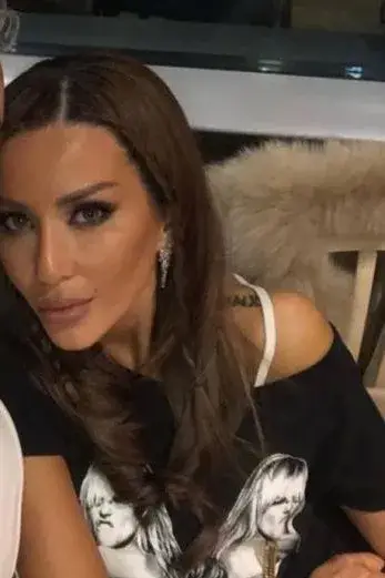 Енджи Касабие стана брюнетка