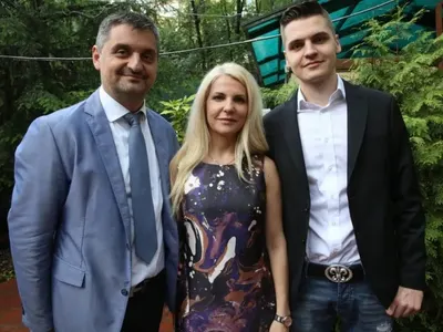 Ето я жената на Кирил Добрев