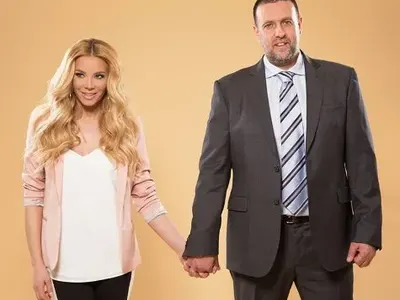 Ето я първата любовна снимка на Емилия и Башур! Той изглежда като дядо пред певицата