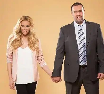 Ето я първата любовна снимка на Емилия и Башур! Той изглежда като дядо пред певицата