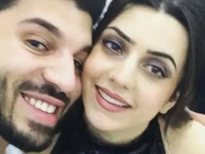 Фики крие бебето от зли очи, черпи цяло заведение с шампанско за ЧРД