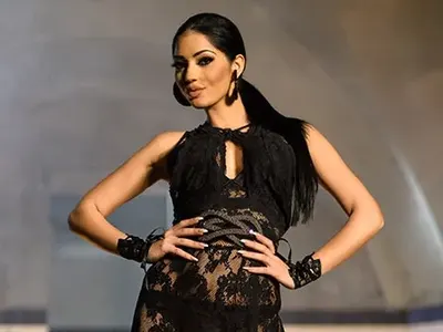 Фолк певица си подмлади котето