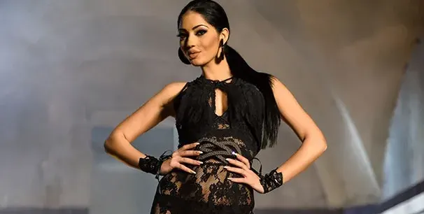 Фолк певица си подмлади котето