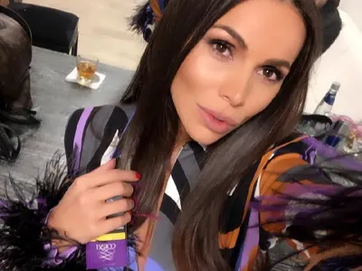 Фолкдивата Алисия с нов музикален проект