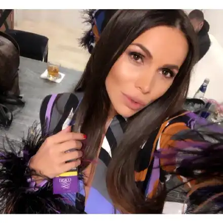 Фолкдивата Алисия с нов музикален проект