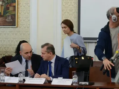 Гинка ЧЕЗ-а разхожда парцалки и аксесоари за 250 бона