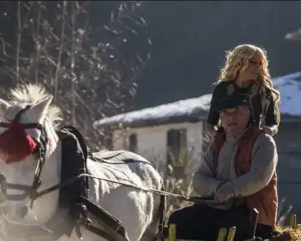 Камелия аха да се пребие от каруца на снимките на „Скъпи наследници“