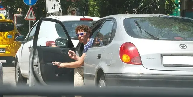 Колата на Явор Бахаров обсебена от лош дух, актьорът я продава за 2500 лв.