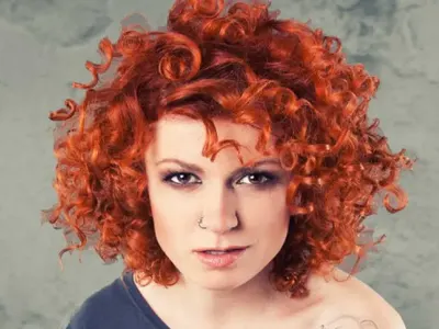 Люси Дяковска практикувала групови креватни изпълнения! Обожава и палавите играчки (Подробности)