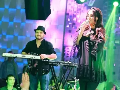 Мария Илиева крие наедрялата си фигура! Подпухнала е и носи само широки дрехи (СНИМКИ)