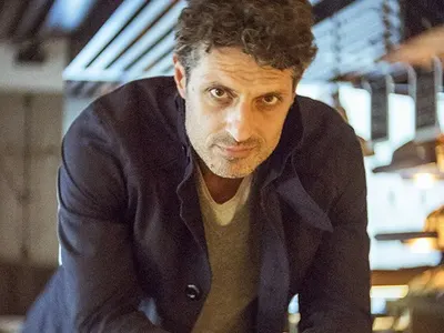 Мариус Куркински наричал Д-р Ковачев от  „Откраднат живот”  животно, той го открил за голямата сцена