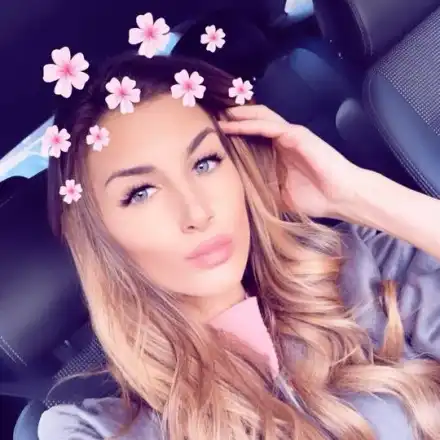 „Мис България“ 2017 се комплексира, крие нос на снимки (Вижте)